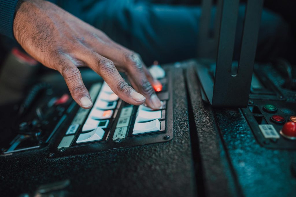 cPanel vs Plesk Control Panel: Complete Pakistani Guide